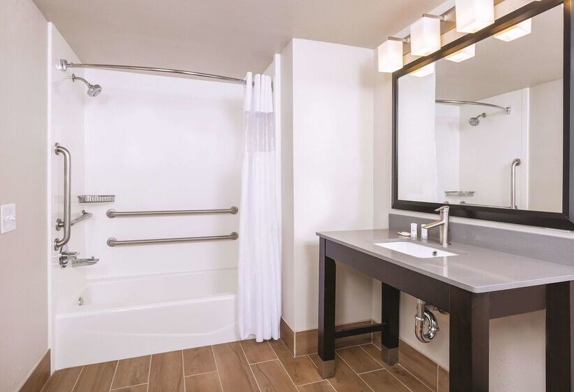 Отель La Quinta By Wyndham Fairfield Napa Valley