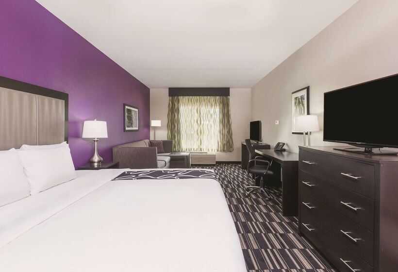 Отель La Quinta By Wyndham Fairfield Napa Valley