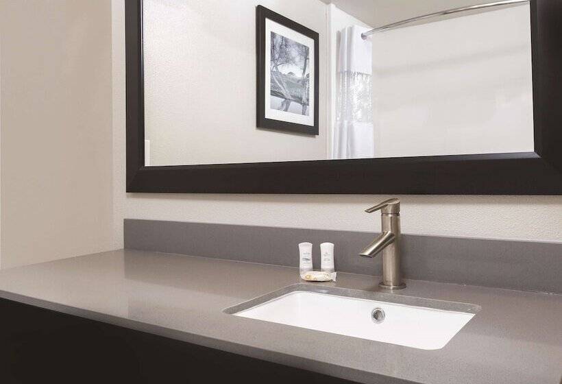 Отель La Quinta By Wyndham Fairfield Napa Valley