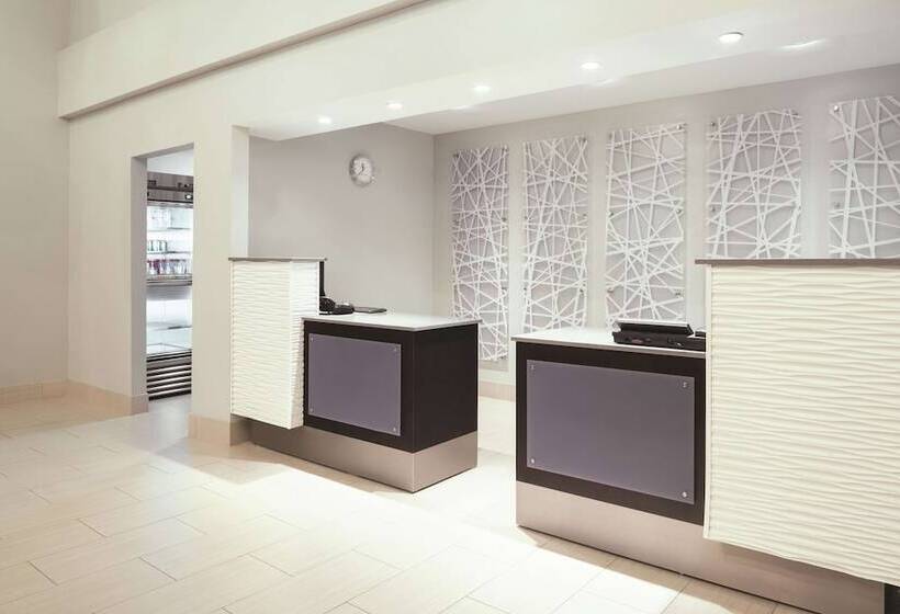 Отель La Quinta By Wyndham Fairfield Napa Valley