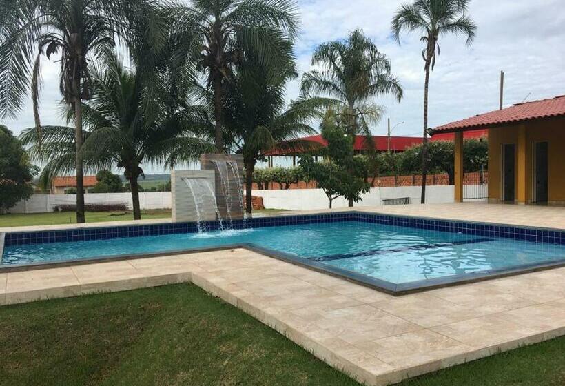 Отель Marathi Park