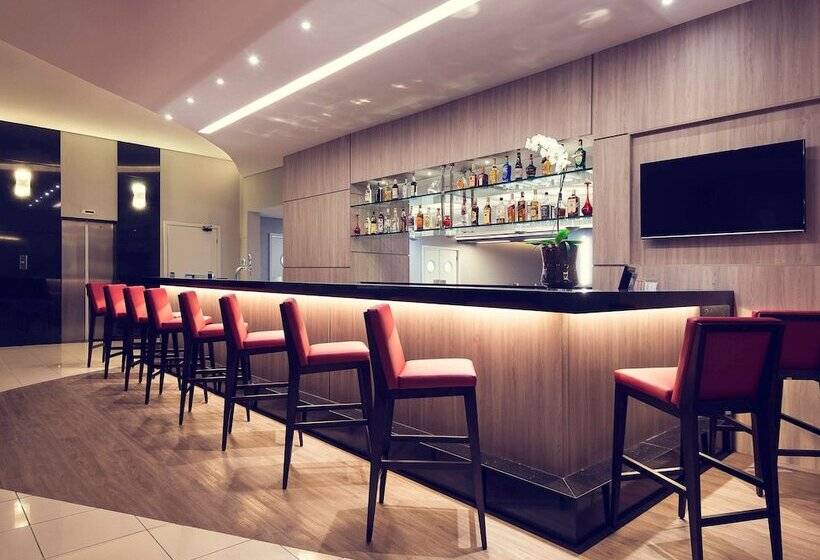 Отель Mercure Sao Jose Dos Campos