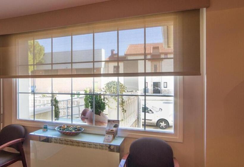 בית מלון כפרי Midama