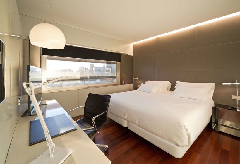 בית מלון כפרי NH Collection Barcelona Constanza