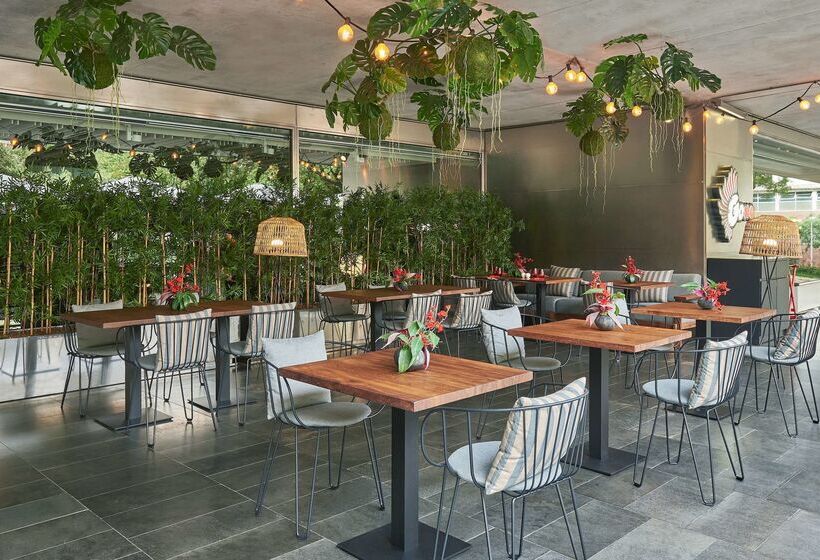 בית מלון כפרי NH Collection Barcelona Constanza