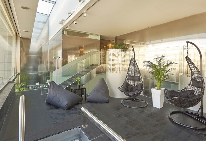 هتل NH Collection Barcelona Constanza