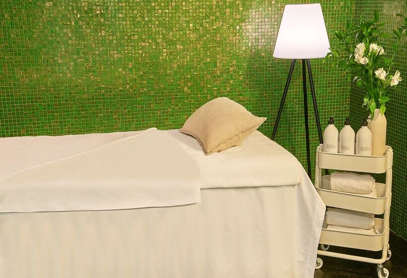 هتل NH Collection Barcelona Constanza