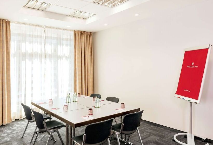 Отель NH Collection Nurnberg City