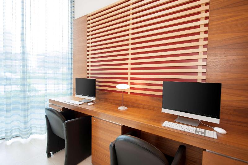 בית מלון כפרי NH Frankfurt Niederrad