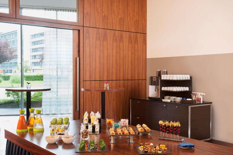 בית מלון כפרי NH Frankfurt Niederrad