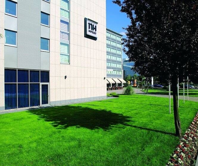 בית מלון כפרי NH Frankfurt Niederrad