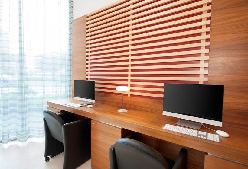 בית מלון כפרי NH Frankfurt Niederrad