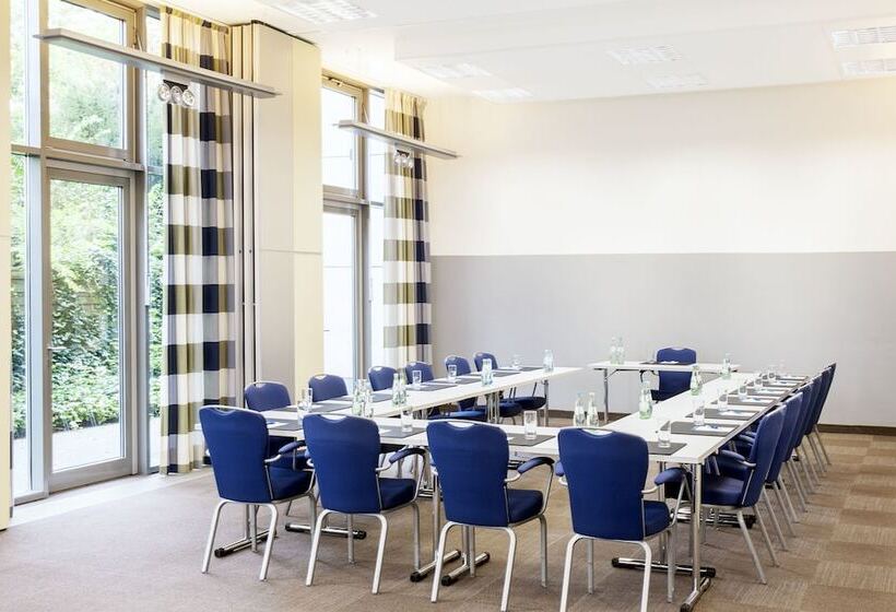 בית מלון כפרי NH Frankfurt Niederrad