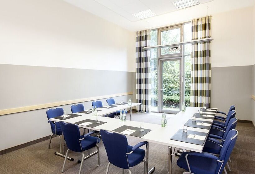 בית מלון כפרי NH Frankfurt Niederrad