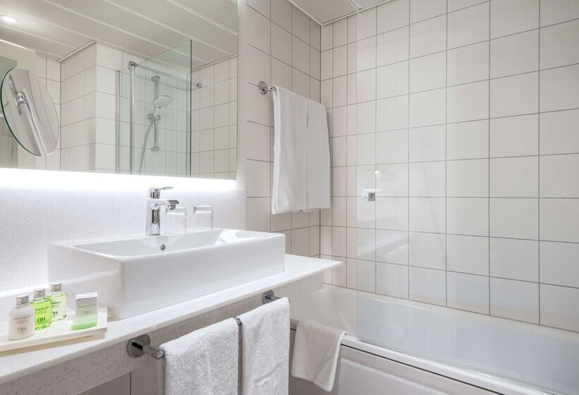 فندق NH Köln Altstadt