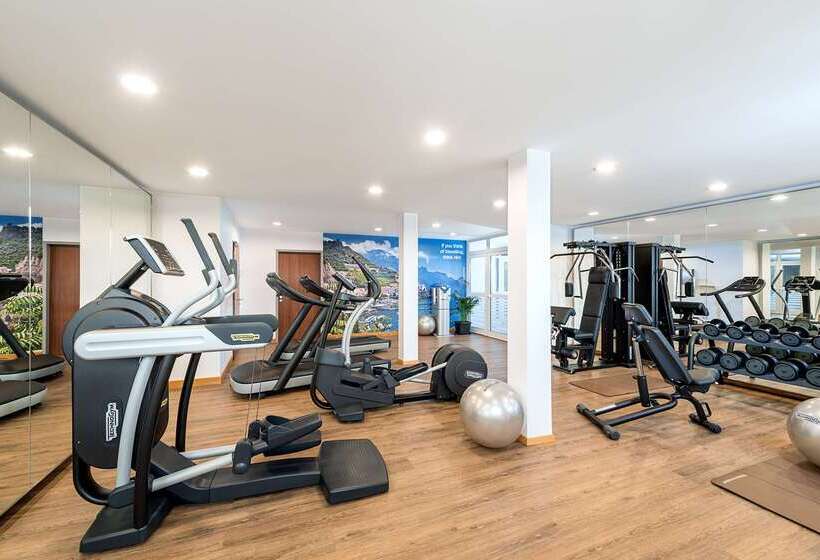 فندق NH München Ost Conference Center