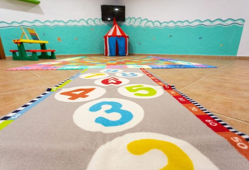 فندق Oasis Atalaya