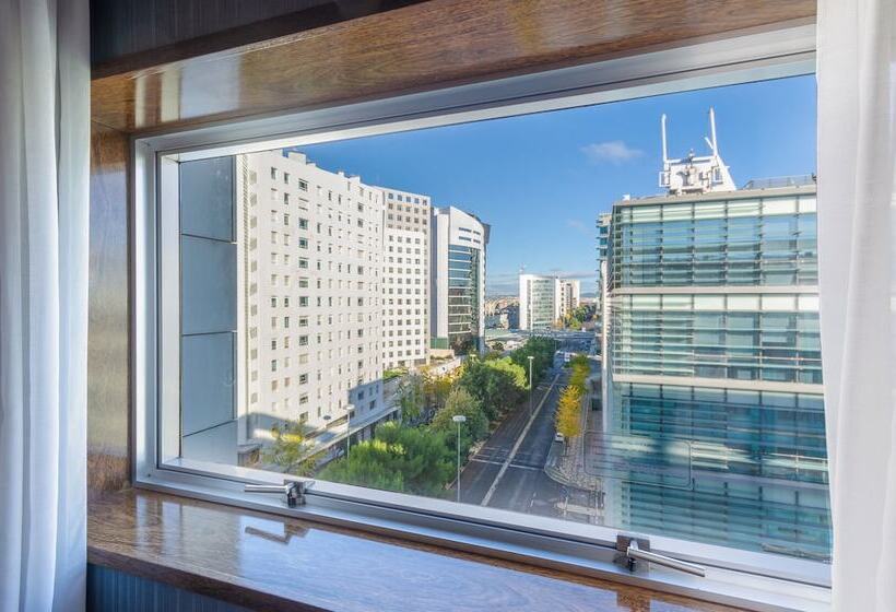 هتل Olissippo Oriente