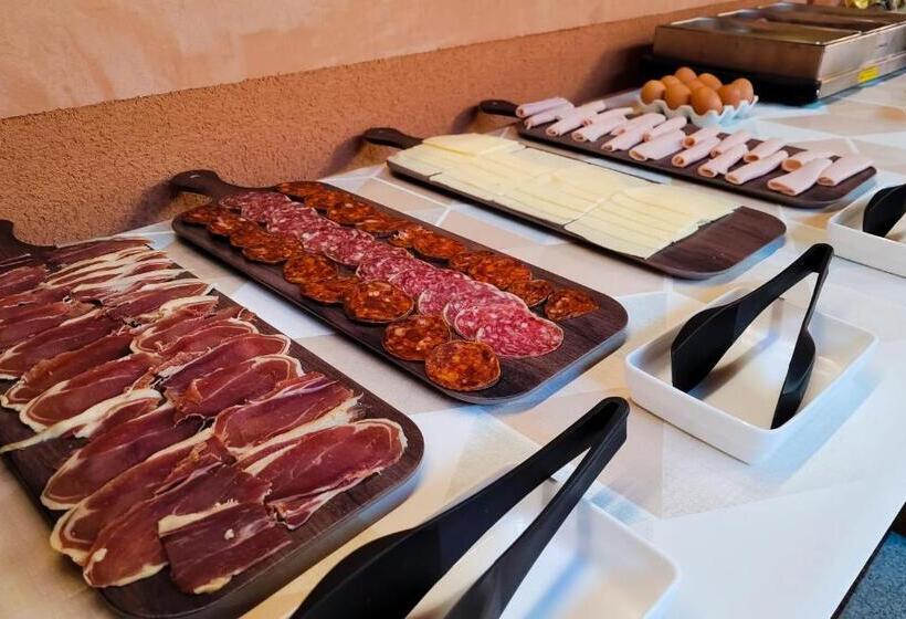 مسافرخانه Palacio San Facundo