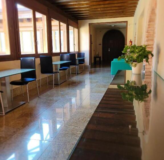 مسافرخانه Palacio San Facundo