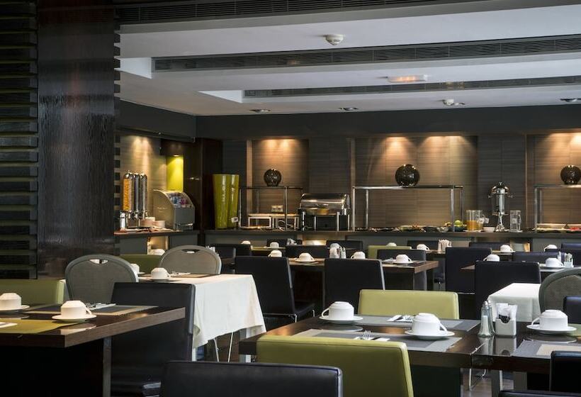 Отель Pestana Arena Barcelona