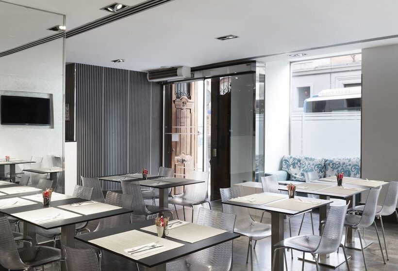 ホテル Petit Palace Plaza Espana