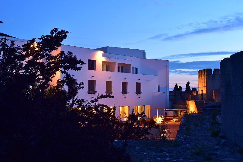 Отель Pousada Castelo De Alcacer Do Sal