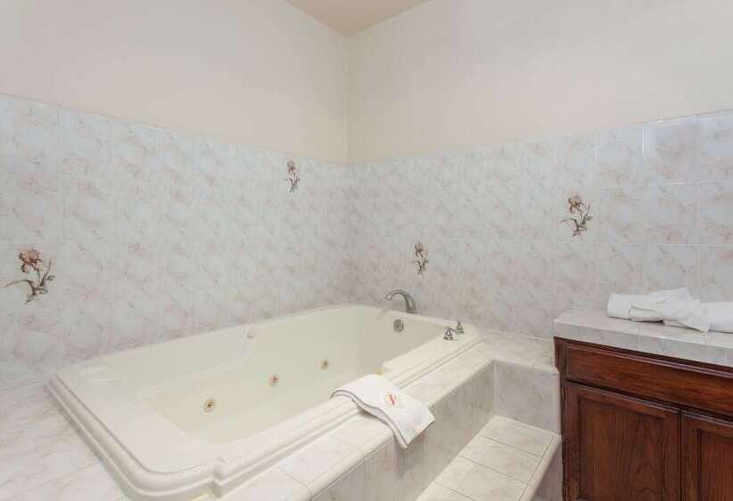 ホテル Ramada By Wyndham Fresno Northwest