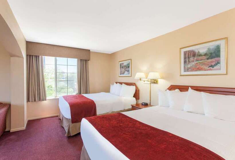 ホテル Ramada By Wyndham Fresno Northwest