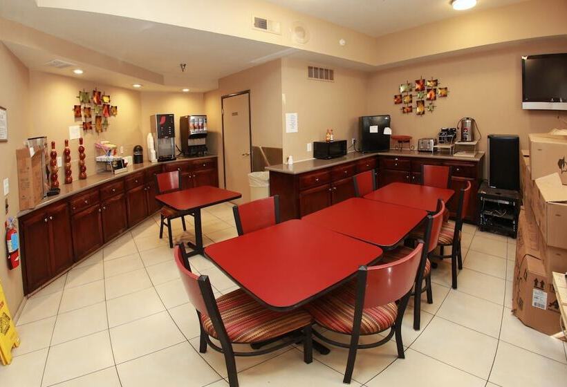 ホテル Ramada By Wyndham Fresno Northwest