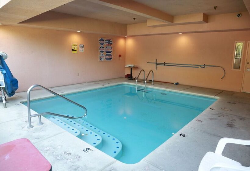 ホテル Ramada By Wyndham Fresno Northwest