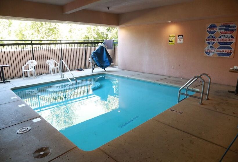 ホテル Ramada By Wyndham Fresno Northwest