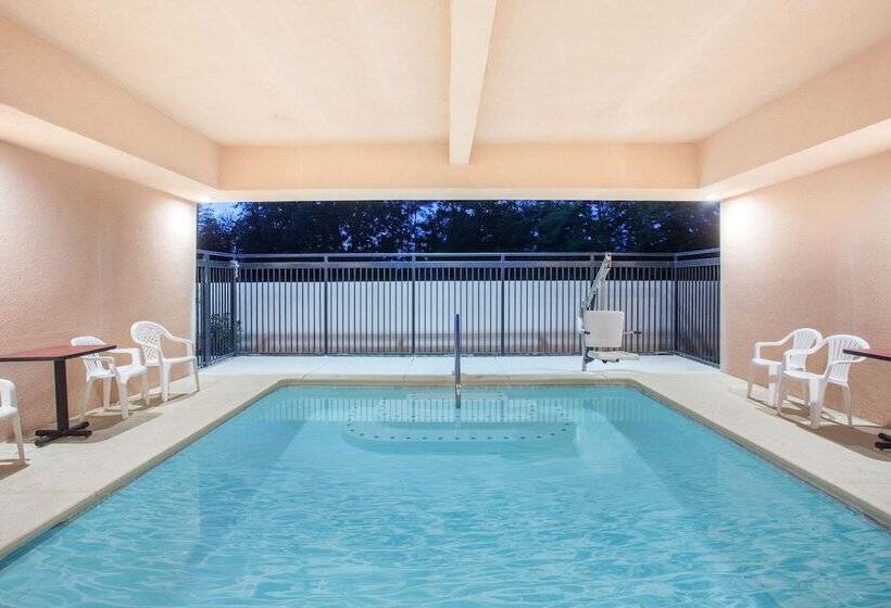 هتل Ramada By Wyndham Fresno Northwest