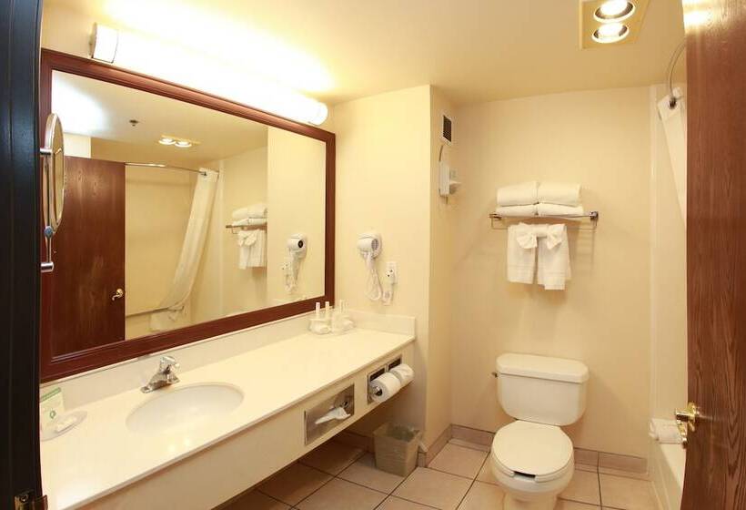 ホテル Ramada By Wyndham Fresno Northwest