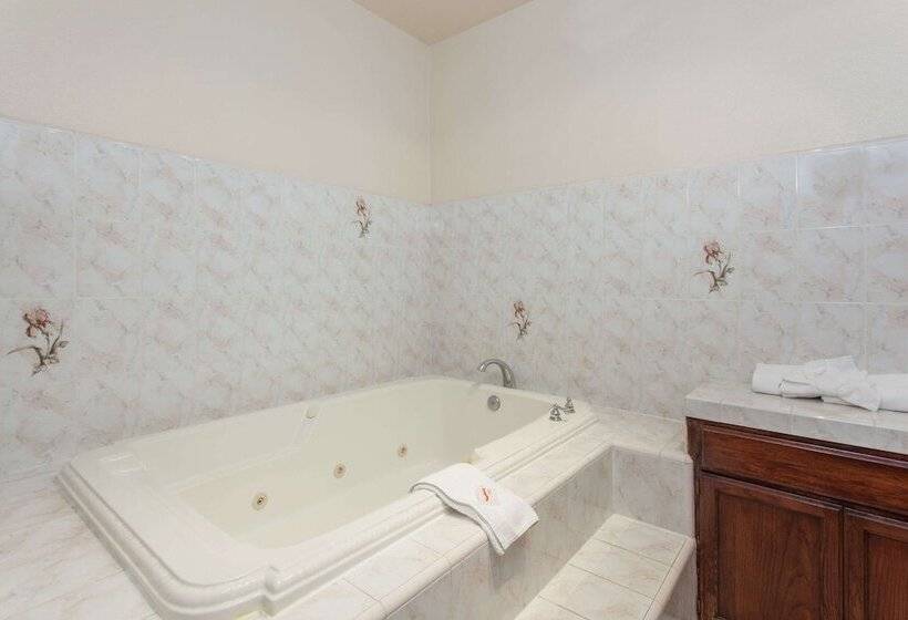 ホテル Ramada By Wyndham Fresno Northwest