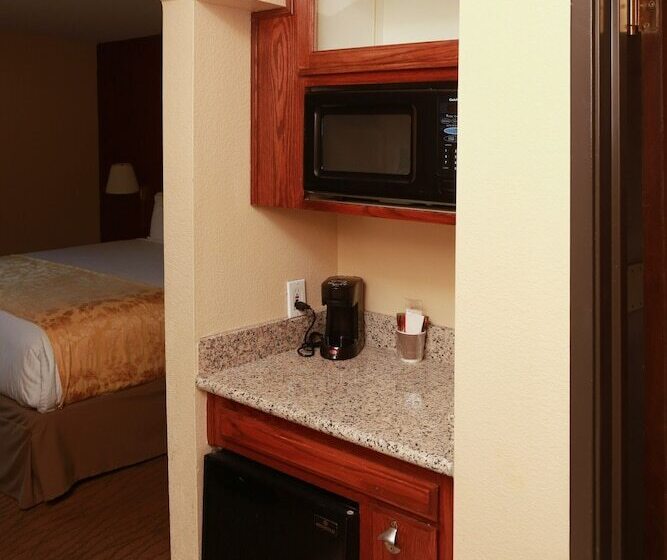 ホテル Ramada By Wyndham Fresno Northwest