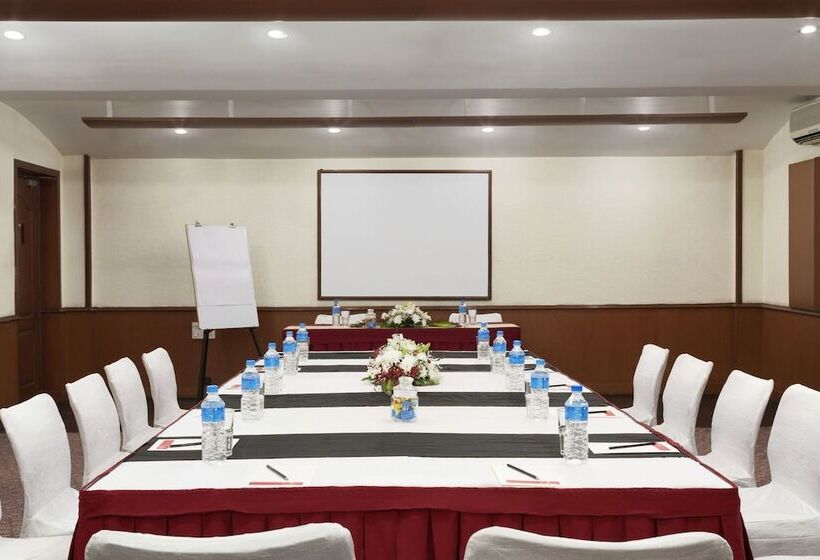 فندق Regenta Place Bangalore, Cunningham Road