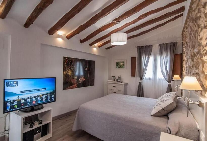 فندق ريفى Cases Noves   Boutique Accommodation   Adults Only