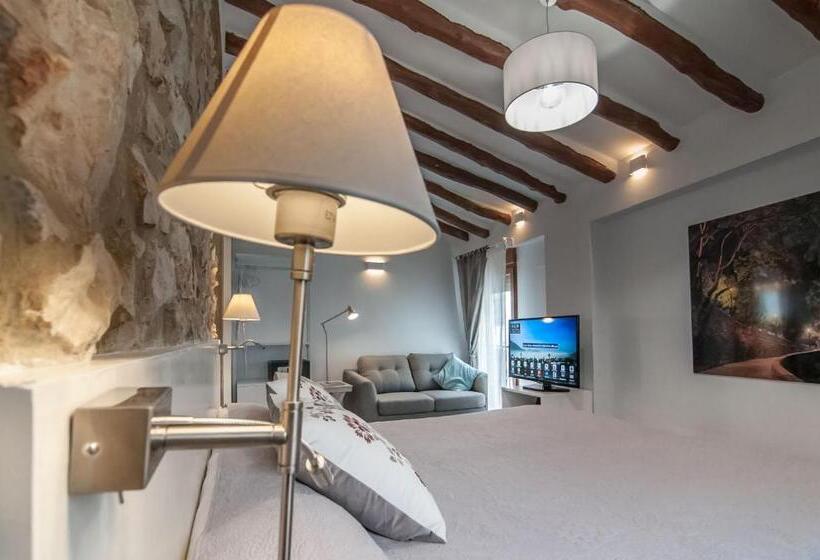 فندق ريفى Cases Noves   Boutique Accommodation   Adults Only