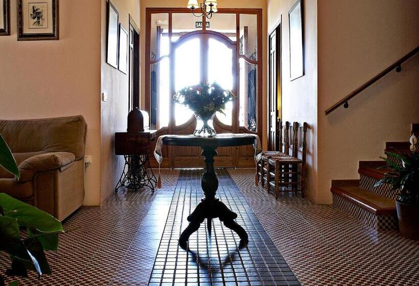 فندق ريفى Cases Noves   Boutique Accommodation   Adults Only