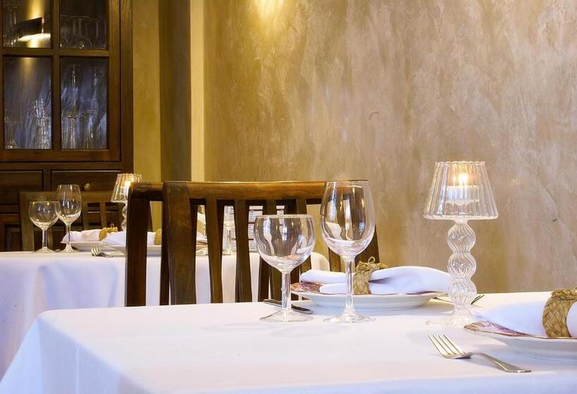 فندق ريفى Cases Noves   Boutique Accommodation   Adults Only