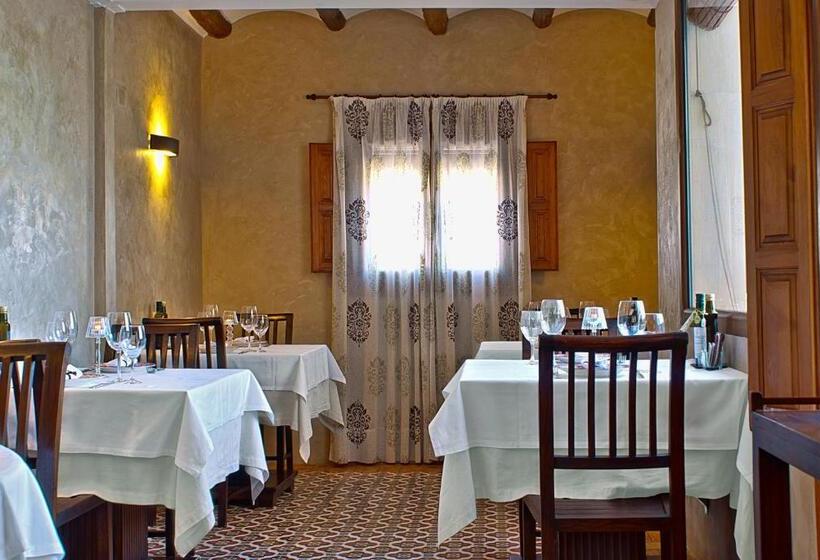 فندق ريفى Cases Noves   Boutique Accommodation   Adults Only