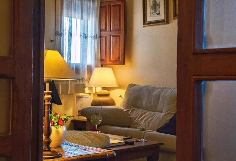 فندق ريفى Cases Noves   Boutique Accommodation   Adults Only