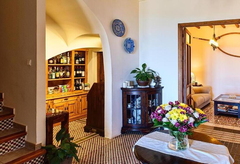 فندق ريفى Cases Noves   Boutique Accommodation   Adults Only