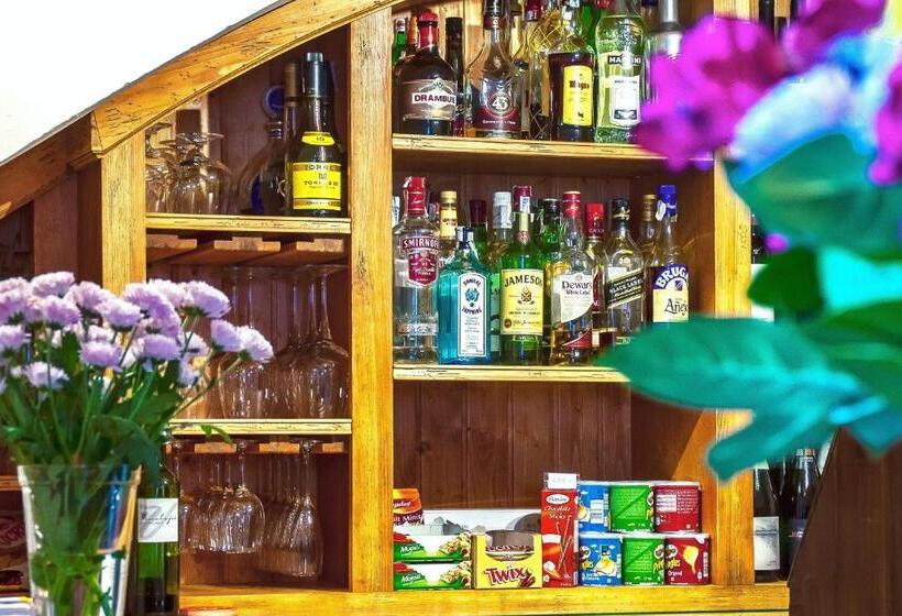 فندق ريفى Cases Noves   Boutique Accommodation   Adults Only