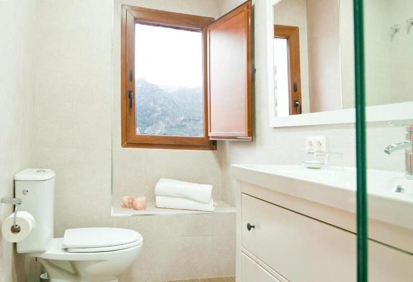 فندق ريفى Cases Noves   Boutique Accommodation   Adults Only