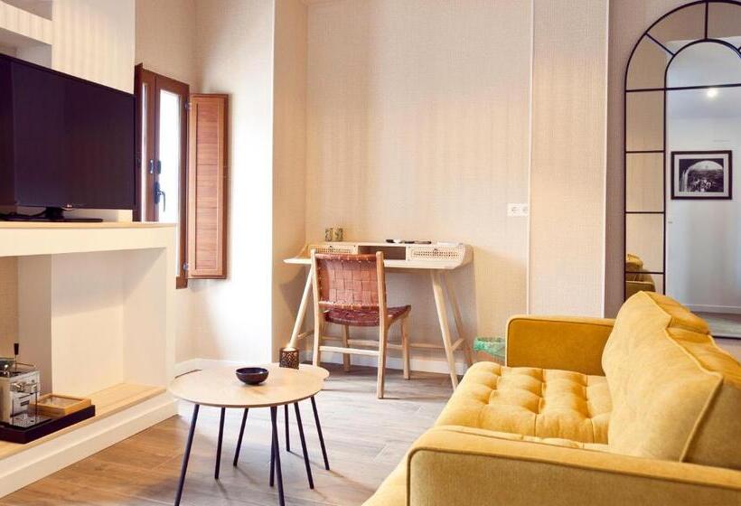 فندق ريفى Cases Noves   Boutique Accommodation   Adults Only