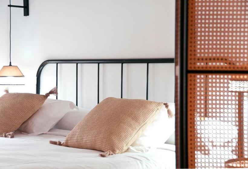 فندق ريفى Cases Noves   Boutique Accommodation   Adults Only