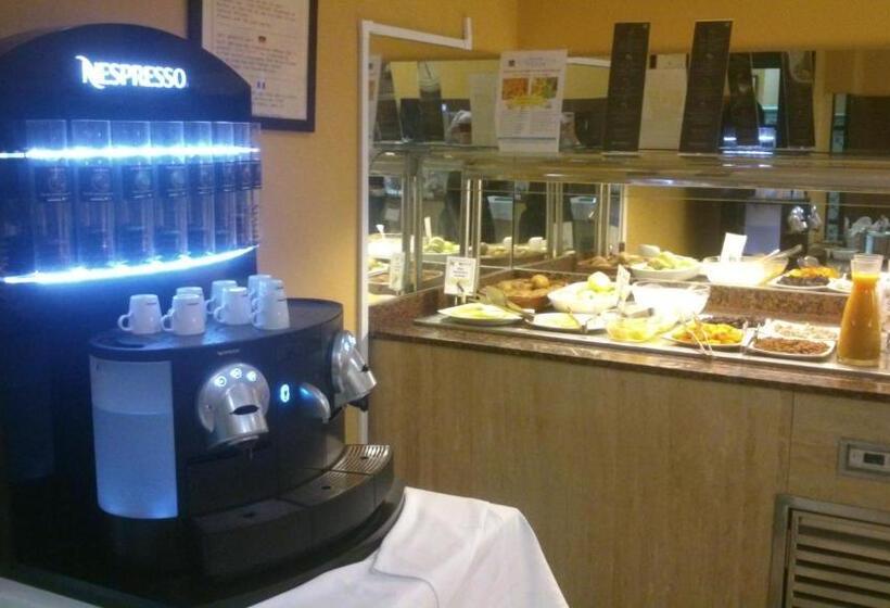 Отель Senator Cádiz