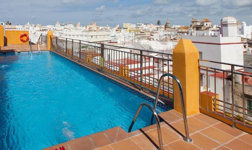 Отель Senator Cádiz